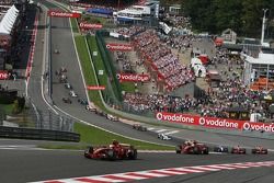 Start, Kimi Raikkonen, Scuderia Ferrari, F2007 leads Felipe Massa, Scuderia Ferrari, F2007,Fernando 