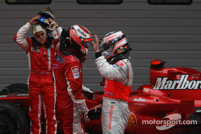 Felipe Massa, Scuderia Ferrari con 2do lugar Fernando Alonso, McLaren Mercedes y 1 º lugar Kimi Raik