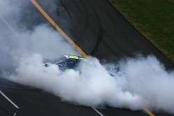 Jeff Gordon fête sa victoire par un burnout