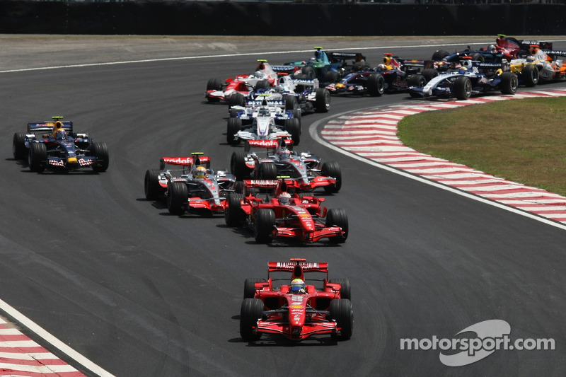 Start: Felipe Massa, Scuderia Ferrari, F2007, Kimi Raikkonen, Scuderia Ferrari, F2007 and Lewis Hamilton, McLaren Mercedes, MP4-22, Fernando Alonso, McLaren Mercedes, MP4-22