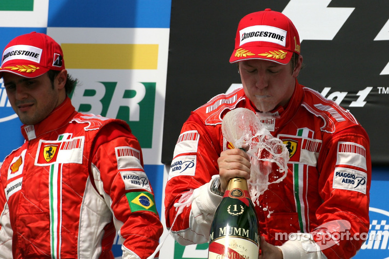 Podyum: Yarış galibi ve 2007 Dünya Şampiyonu Kimi Raikkonen, 2. Felipe Massa