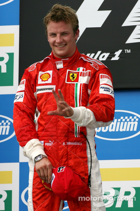 Podyum: Yarış galibi ve 2007 Dünya Şampiyonu Kimi Raikkonen