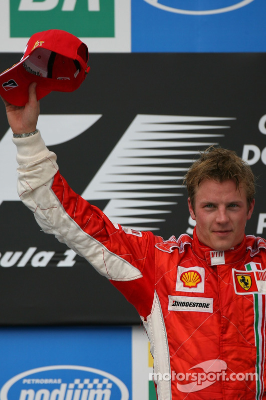 Podyum: Yarış galibi ve 2007 Dünya Şampiyonu Kimi Raikkonen