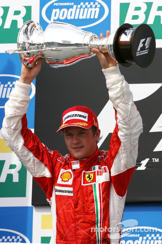 Podyum: Yarış galibi ve 2007 Dünya Şampiyonu Kimi Raikkonen
