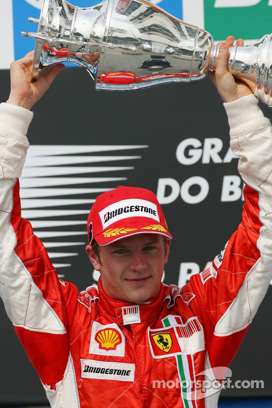 Podyum: Yarış galibi ve 2007 Dünya Şampiyonu Kimi Raikkonen