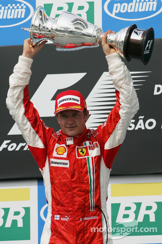 Podyum: Yarış galibi ve 2007 Dünya Şampiyonu Kimi Raikkonen