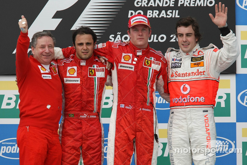 Podyum: Yarış galibi ve 2007 Dünya Şampiyonu Kimi Raikkonen, 2. Felipe Massa, 3. Fernando Alonso, ve