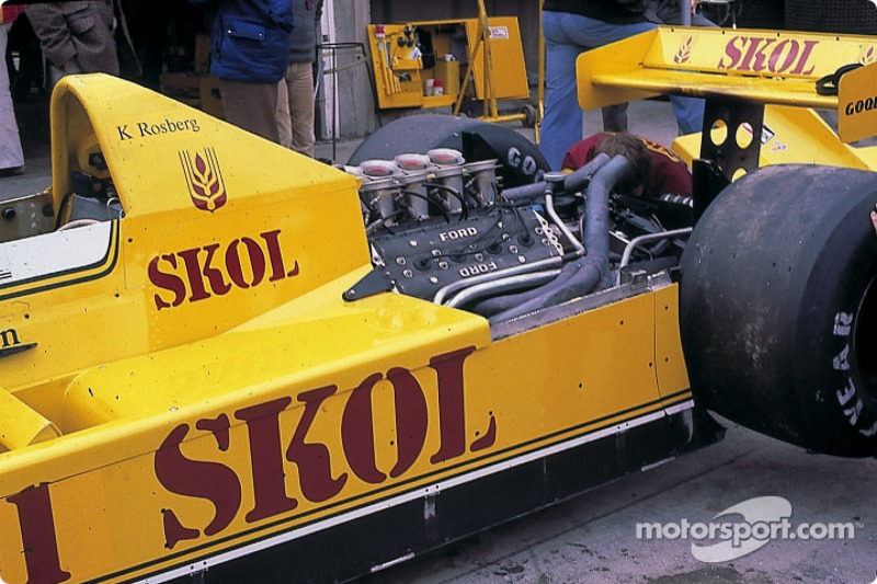 Fittipaldi F8