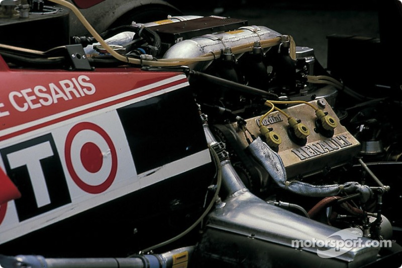 Back, De Cesaris' Ligier Renault