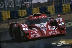 丰田车队27号丰田GT-One:土屋圭市、片山右京、铃木利男