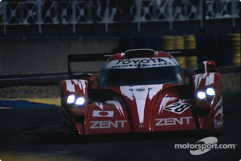 #28 Toyota Motorsport Toyota GT-One: Martin Brundle, Emmanuel Collard, Eric Hélary