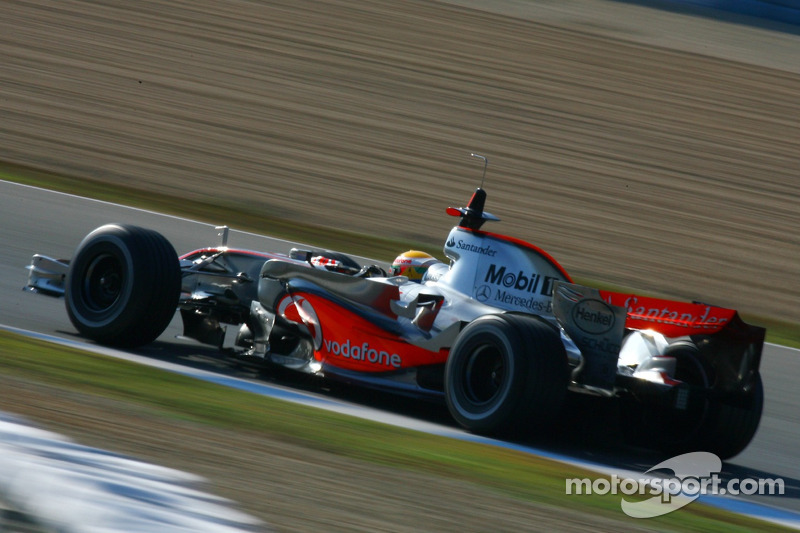 #2: Lewis Hamilton, McLaren-Mercedes, MP4-22