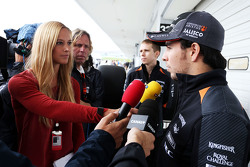 Sergio Pérez, Sahara Force India F1 con los medios