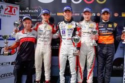 Подиум: уи Делетраз, Josef Kaufmann Racing, второй, Укио Сасахара, ART Junior, победитель, Кевин Йор