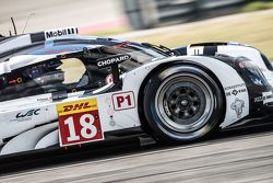 #18 Porsche Team Porsche 919 Hybrid: Romain Dumas, Neel Jani, Marc Lieb