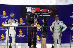 Podium 1. Rennen: 1. Kevin Gleason, Honda Civic TCR, West Coast Racing; 2. Stefano Comini, SEAT Leon