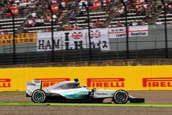 Lewis Hamilton, Mercedes AMG F1 W06 passes banners of support