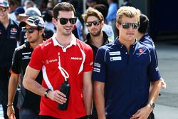 Alexander Rossi, Manor F1 Team and Marcus Ericsson, Sauber on the drivers parade