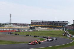 Sebastian Vettel, Ferrari SF15-T al inicio de la carrera