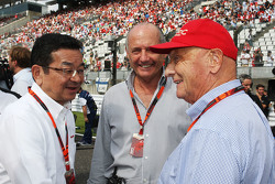 Takahiro Hachigo, Honda CEO with Ron Dennis, McLaren Executive Chairman and Niki Lauda, Mercedes Non-Executive Chairman on the grid