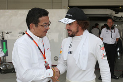 Takahiro Hachigo, CEO de Honda avec Fernando Alonso, McLaren