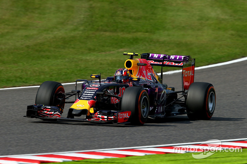 2015 год. За рулем болида (RB11) по ходу гонки