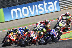 Start: Jorge Lorenzo, Yamaha Factory Racing memimpin