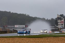 Start: #90 VisitFlorida.com Racing Corvette DP: Richard Westbrook, Michael Valiante, Mike Rockenfell