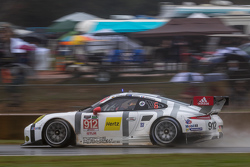 #912 Porsche North America Porsche 911 RSR: Jörg Bergmeister, Earl Bamber, Frederic Makowiecki