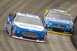 Ricky Stenhouse Jr., Roush Fenway Racing Ford et Jimmie Johnson, Hendrick Motorsports Chevrolet