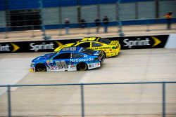 Dale Earnhardt Jr., Hendrick Motorsports Chevrolet e Matt Kenseth, Joe Gibbs Racing Toyota