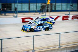 Jimmie Johnson, Hendrick Motorsports Chevrolet e Casey Mears, Germain Racing Chevrolet