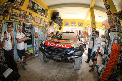 #312 Peugeot Sport Peugeot 2008 DKR : Sébastien Loeb, Daniel Elena