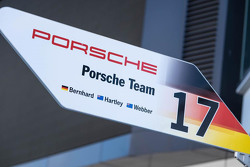 #17 Porsche Team Porsche 919 Hybrid: Timo Bernhard, Mark Webber, Brendon Hartley