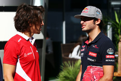 Roberto Merhi, Manor F1 Team, mit Carlos Sainz Jr., Scuderia Toro Rosso