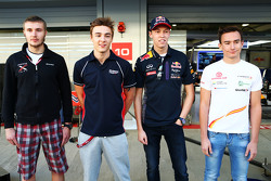 Российские пилоты в Сочи: Сергей Сироткин, Rapax GP2; Артем Маркелов, Russian Time GP2; Даниил Квят,