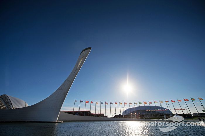 Disputado desde 2014, o GP é corrido no parque olímpico de Sochi, construído para as Olimpíadas de inverno do mesmo ano. É doloroso para nós brasileiros saber que perdemos um de nossos principais autódromos (Jacarepaguá) pelo mesmo motivo...