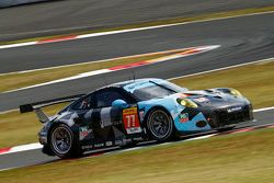 #77 Dempsey Proton Competition Porsche 911 RSR: Patrick Dempsey, Patrick Long, Marco Seefried