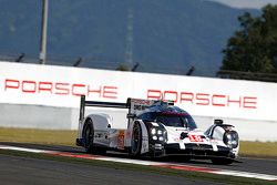 #18 Porsche Team Porsche 919 Hybrid: Romain Dumas, Neel Jani, Marc Lieb