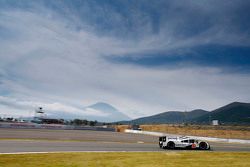 #17 Porsche Team Porsche 919 Hybrid: Timo Bernhard, Mark Webber, Brendon Hartley