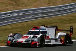 #7 Audi Sport Team Joest Audi R18 e-tron quattro: Marcel Fässler, Andre Lotterer, Benoit Tréluyer