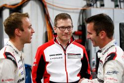 Romain Dumas, Timo Bernhard and Andreas Seidl, Team Principal Porsche Team