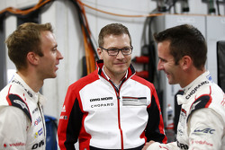 Romain Dumas, Timo Bernhard and Andreas Seidl, Team Principal Porsche Team