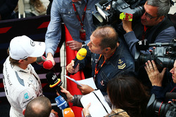Nico Rosberg, Mercedes AMG F1, et Kai Ebel, présentateur RTL TV