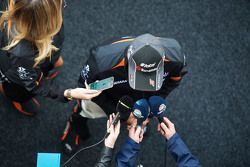 Sergio Pérez, Sahara Force India F1, avec les médias