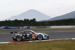 #77 Dempsey Proton Competition Porsche 911 RSR: Patrick Dempsey, Patrick Long, Marco Seefried