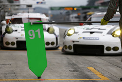 #91 Porsche Team Manthey Porsche 911 RSR: Richard Lietz, Michael Christensen