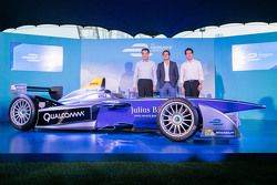 Formula E car in Hong Kong with Nelson Piquet Jr.