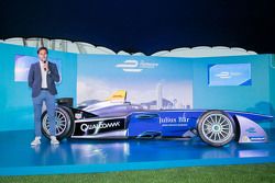 Formula E car in Hong Kong with Nelson Piquet Jr.