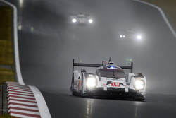 #18 Porsche Team Porsche 919 Hybrid: Romain Dumas, Neel Jani, Marc Lieb